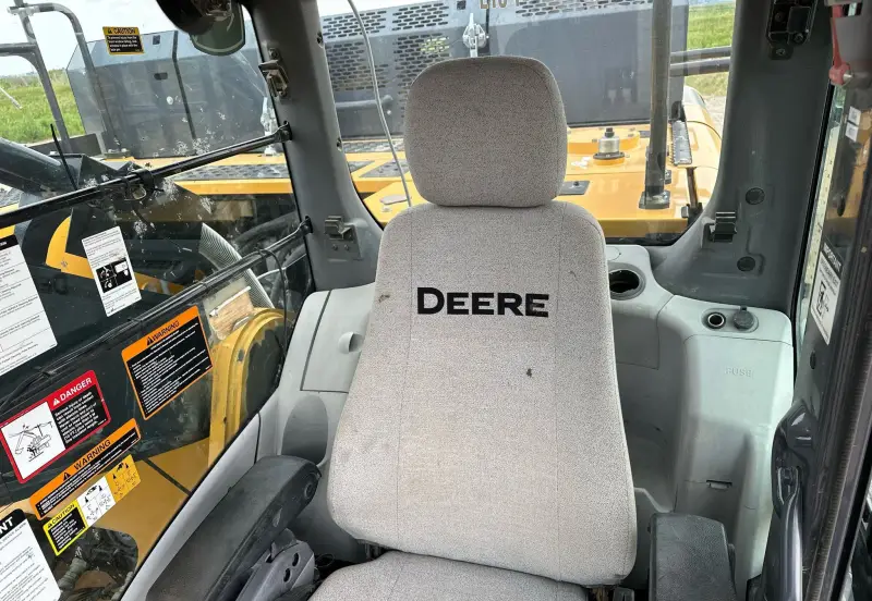 2017 John Deere 470G LC photo 47