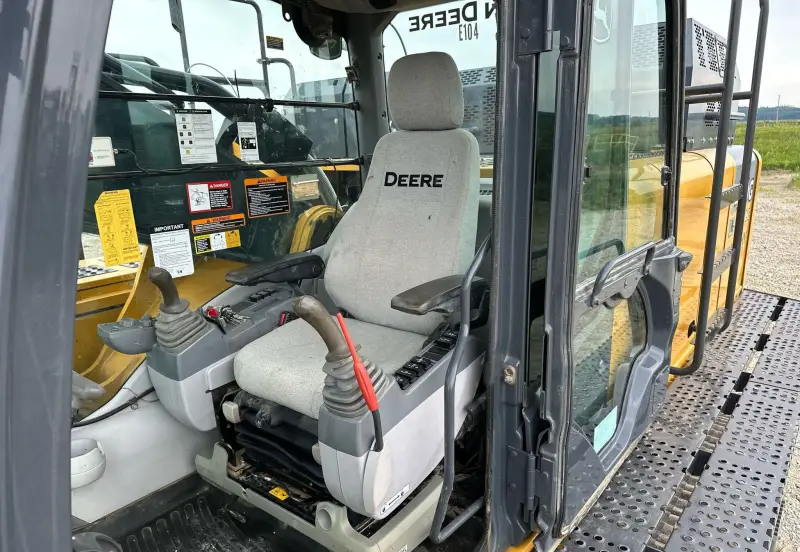 2017 John Deere 470G LC photo 45