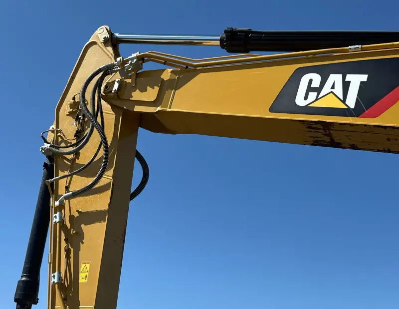 2018 Caterpillar 320 photo 10