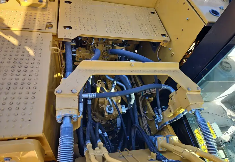 2016 Caterpillar 323FL photo 25