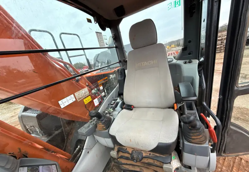 2021 Hitachi ZX160LC-6N photo 52