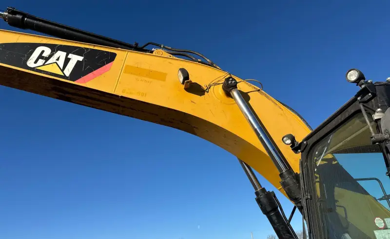 2017 Caterpillar 323FL photo 8