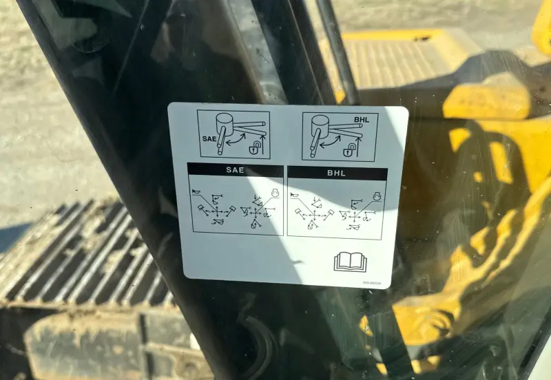 2017 Caterpillar 323FL photo 36