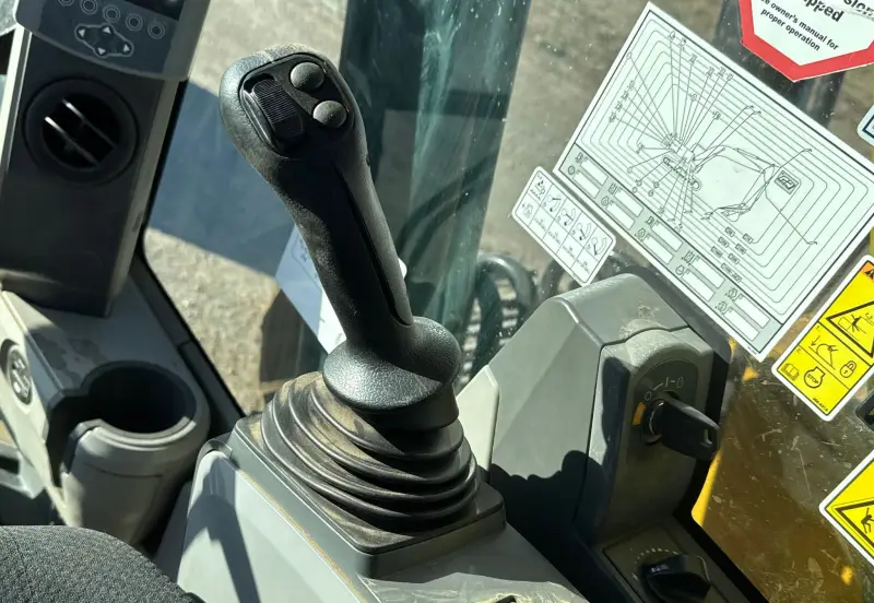 2017 Caterpillar 323FL photo 37