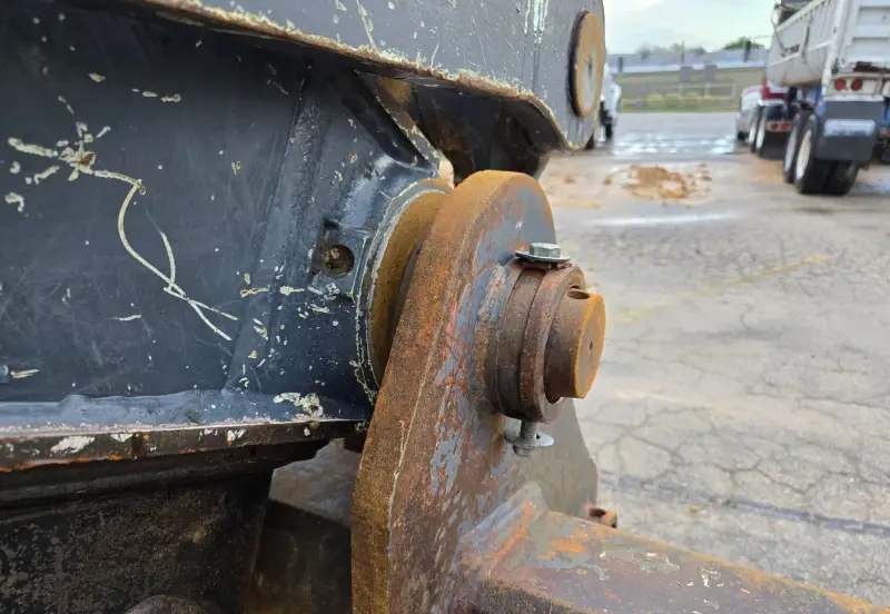 2014 John Deere 210G LC photo 26