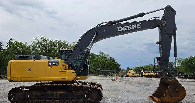 2014 John Deere 210G LC photo 3