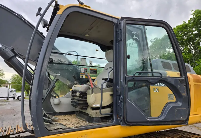 2014 John Deere 210G LC photo 45