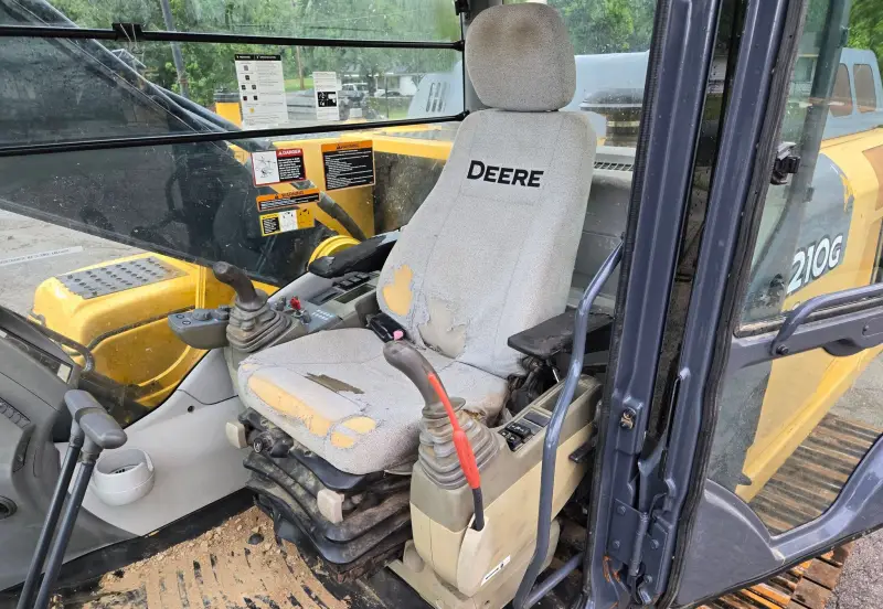 2014 John Deere 210G LC photo 46