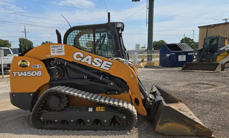 2023 Case TV450B photo 4