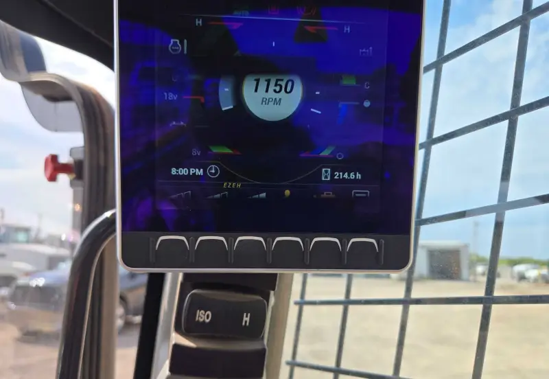 2023 Case TV450B photo 43