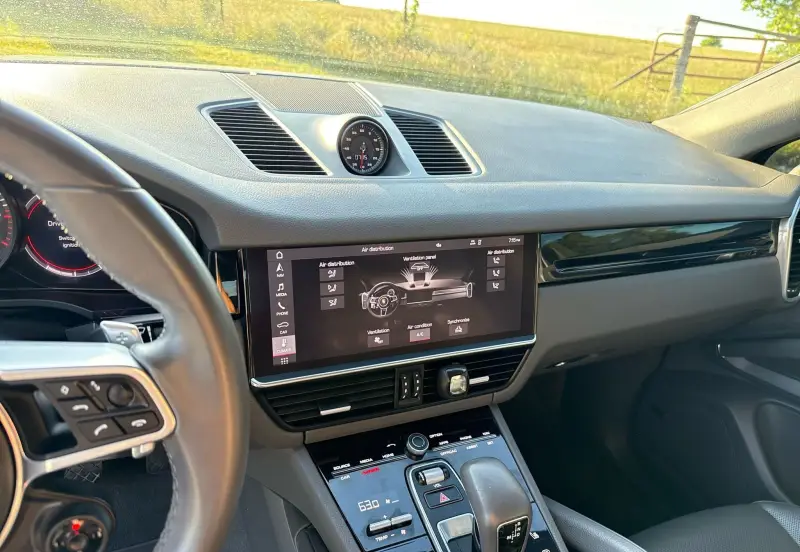 2021 Porsche Cayenne photo 28
