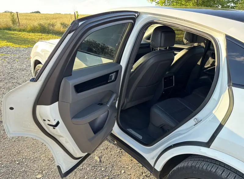 2021 Porsche Cayenne photo 47