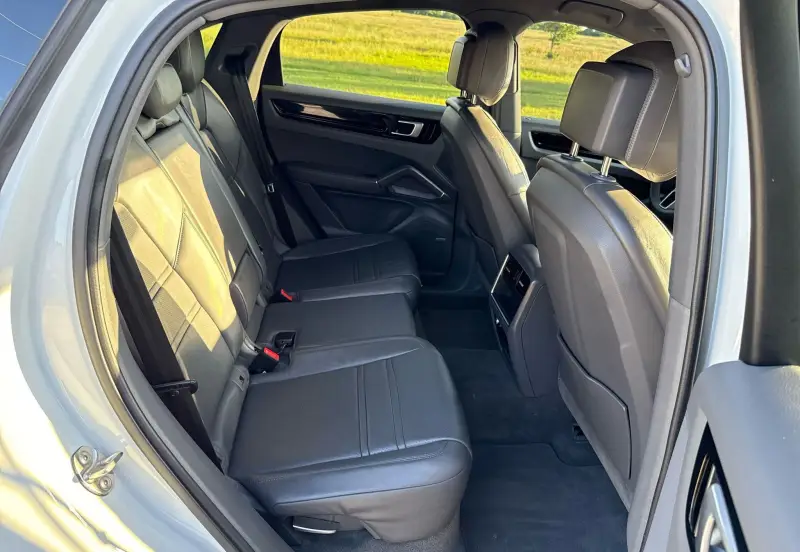 2021 Porsche Cayenne photo 41