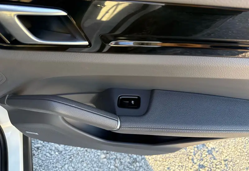 2021 Porsche Cayenne photo 39