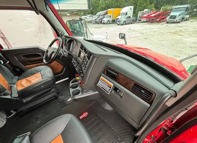 2023 Kenworth T680 photo 22