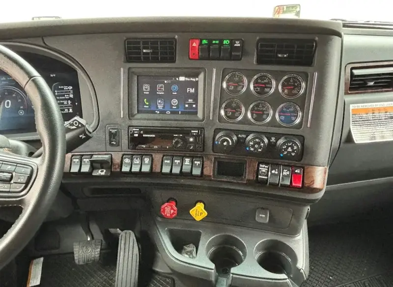 2023 Kenworth T680 photo 19