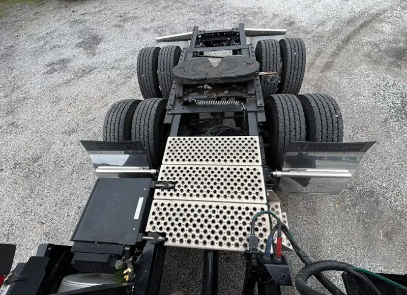 2023 Kenworth T680 photo 10