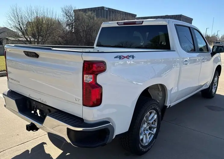 2023 Chevrolet Silverado 1500 photo 5