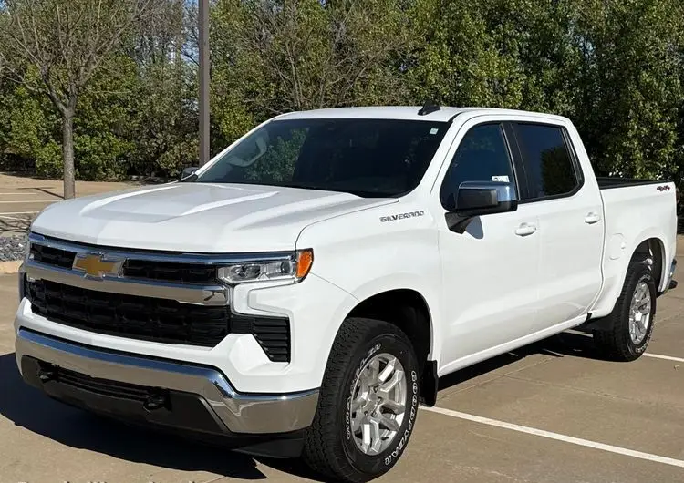 2023 Chevrolet Silverado 1500 photo 1