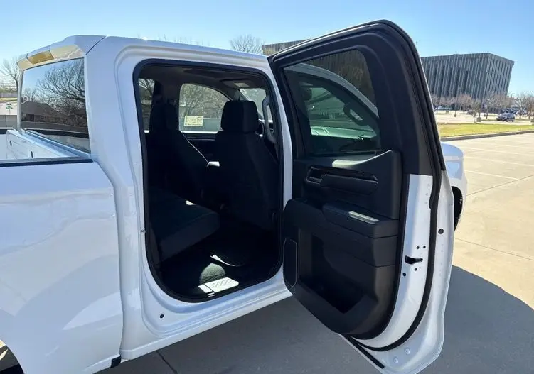 2023 Chevrolet Silverado 1500 photo 27