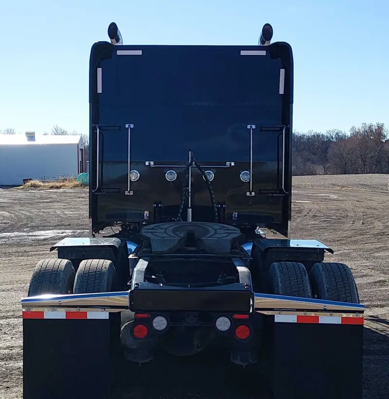 2022 Peterbilt 389 photo 5