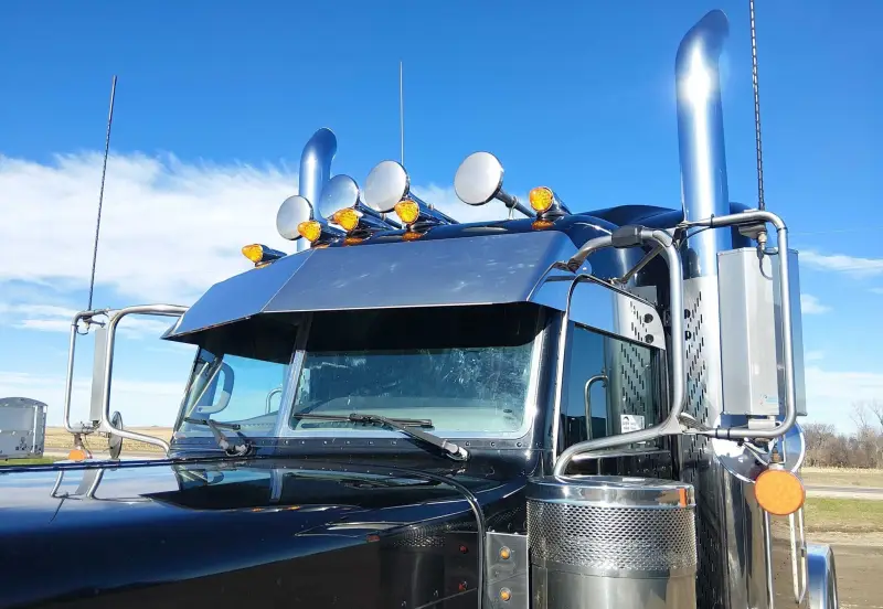 2022 Peterbilt 389 photo 12