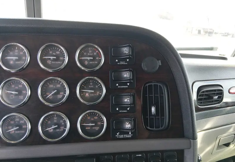 2022 Peterbilt 389 photo 62