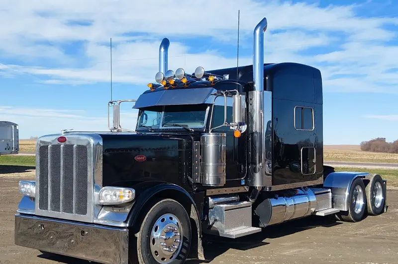 2022 Peterbilt 389 photo 1