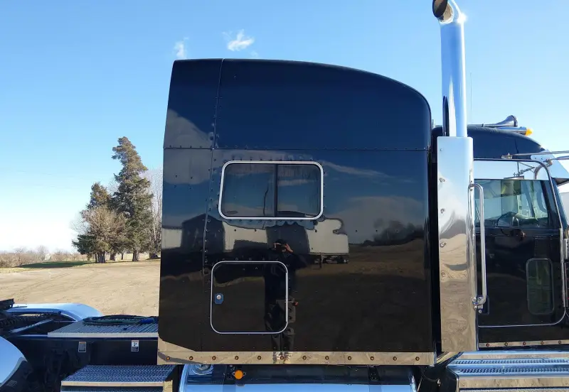2022 Peterbilt 389 photo 17