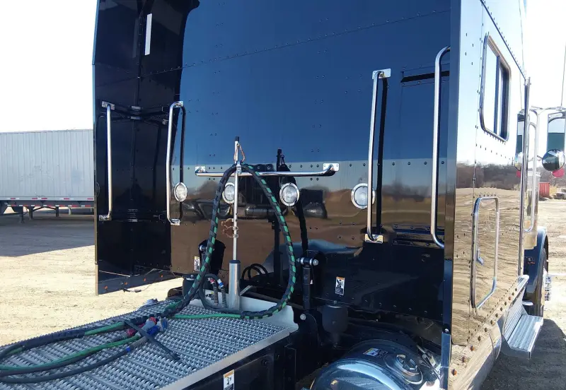2022 Peterbilt 389 photo 21