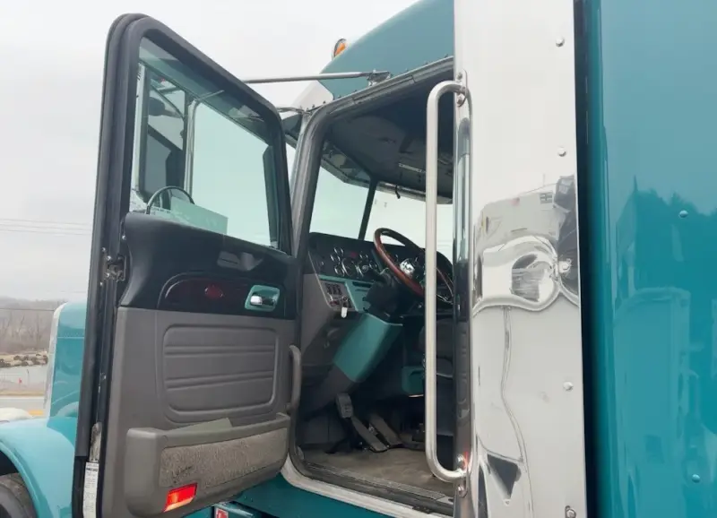 2019 Peterbilt 389 Cummins photo 17